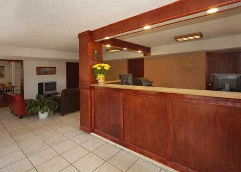Ferry Pass Days Inn By Wyndham Pensacola I-10 מראה פנימי תמונה